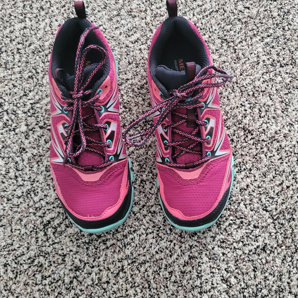 Merrell Women's Pink and Black Athletic Shoes